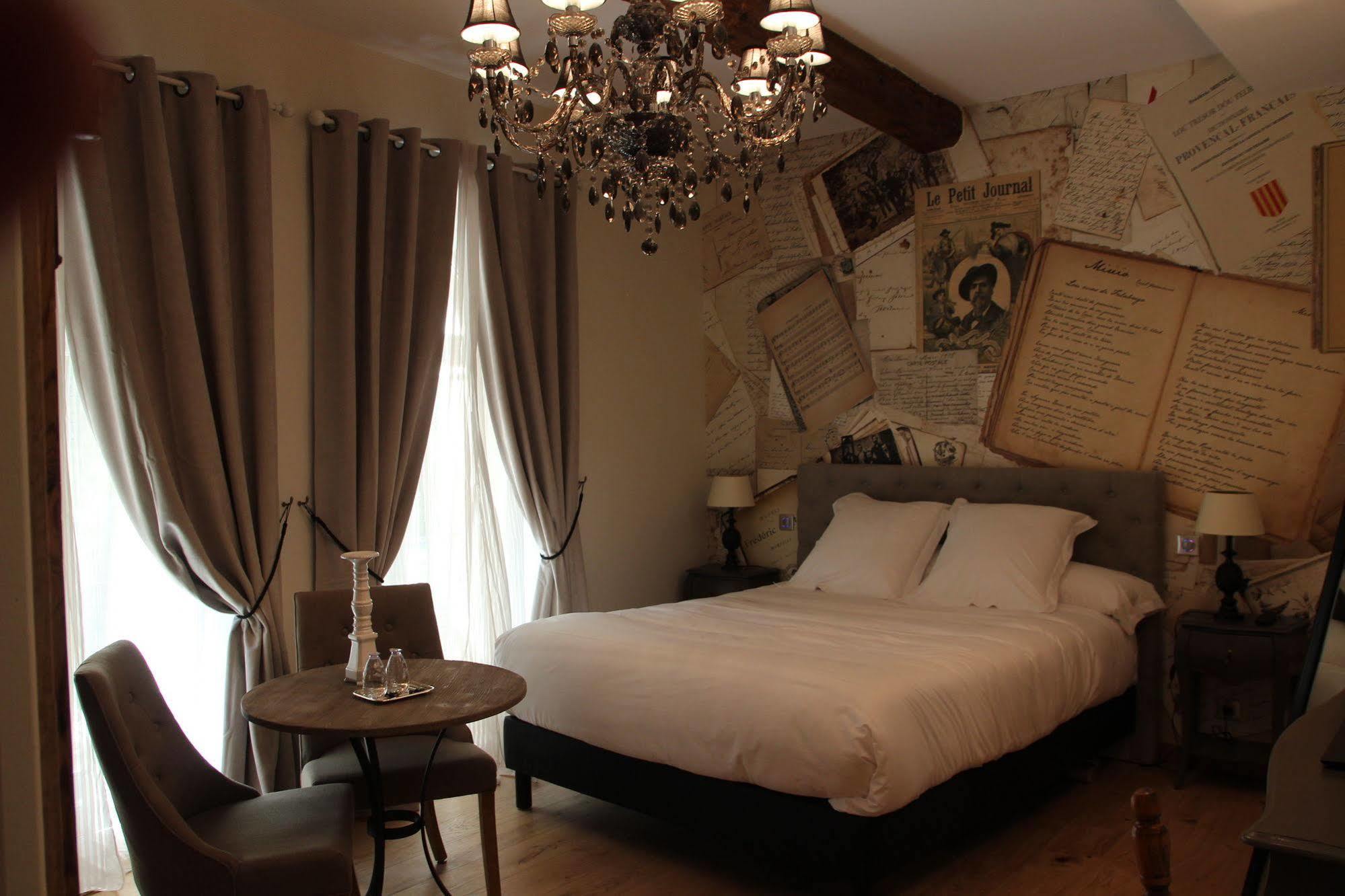Maison D'Hotes Les Varietes Saint-Remy-de-Provence Ngoại thất bức ảnh